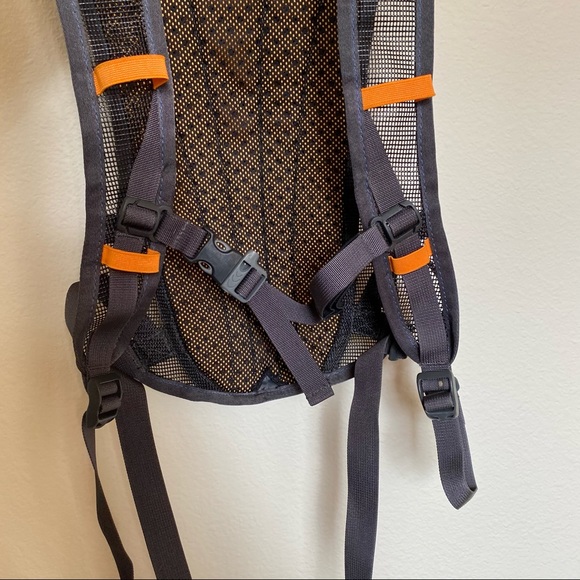 THE NORTH FACE • “Thresher” Hydration Pack - Picture 14 of 16